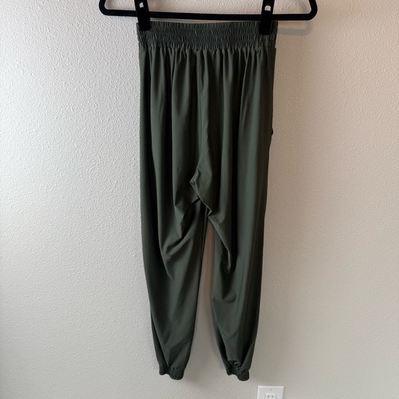 ADAY Pack It Up Pull On Technical Jogger Pants Green Casual Travel Women Size XS - Picture 7 of 13